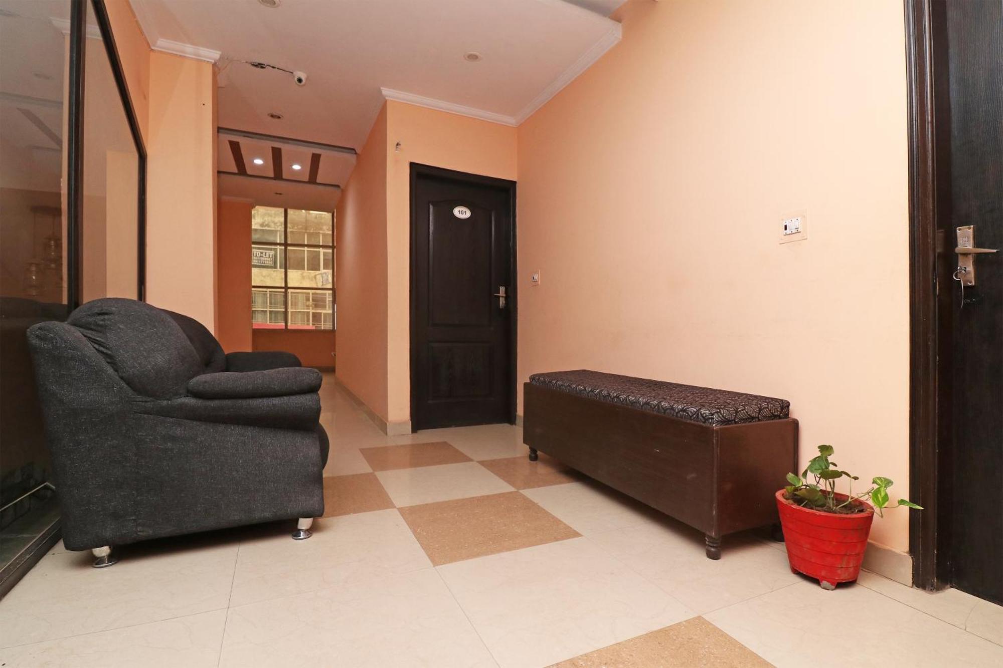 Hotel O Alpine Residency Faridabad Exteriör bild